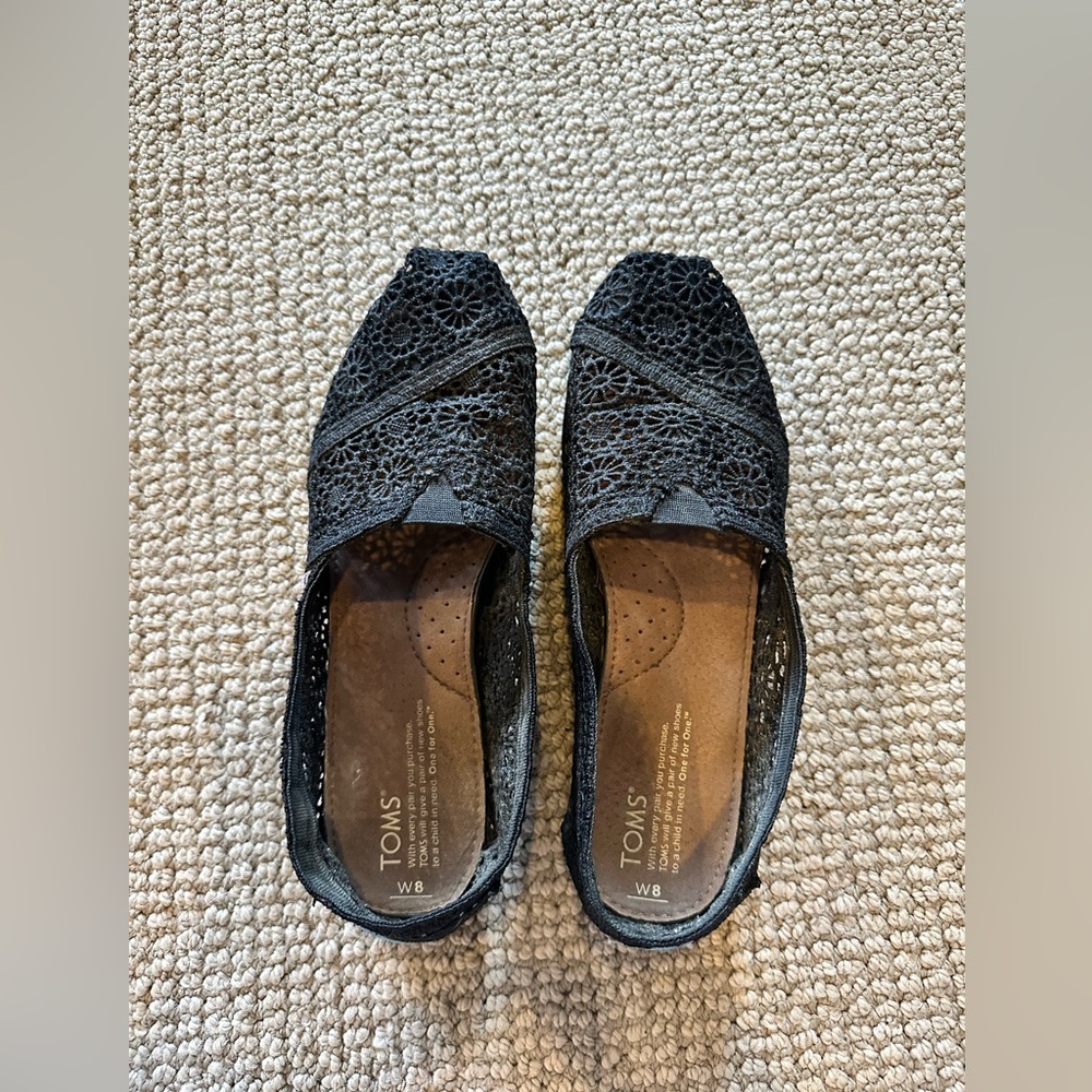 TOMS Women's Black Crochet Flats